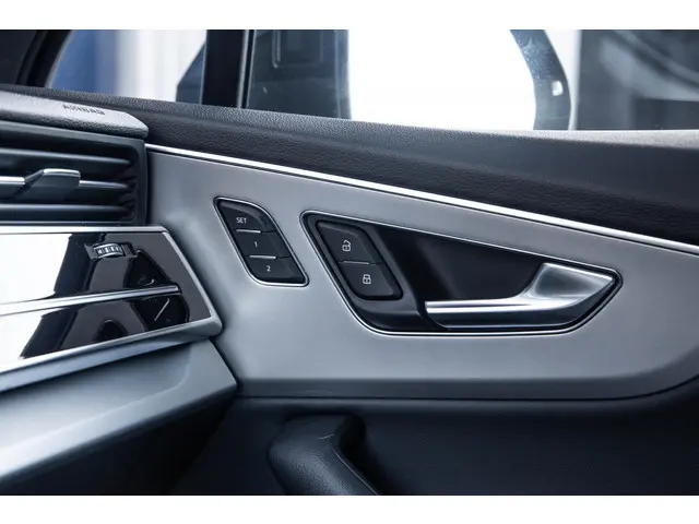 Audi Q7 SQ7 S-Line Grijs kenteken 2020 Diesel 44