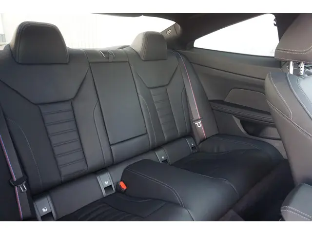 BMW 4 Serie Coupé 420i 2024 Benzine 8