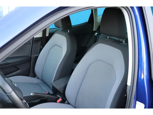 SEAT Arona 1.0 TSI Style 2019 Benzine 4