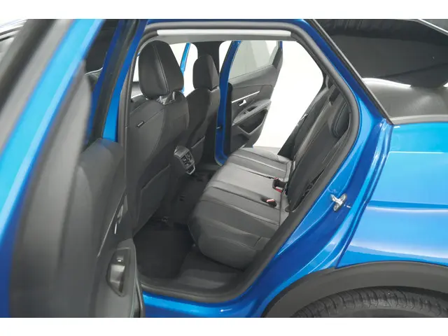 Peugeot 3008 PureTech 130 EAT8 Allure 2022 Benzine 31