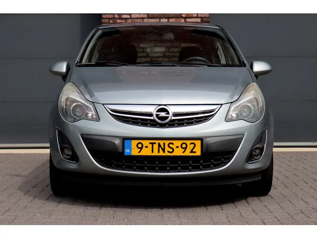 Opel Corsa 1.4-16V Cosmo | 2014 Benzine 13
