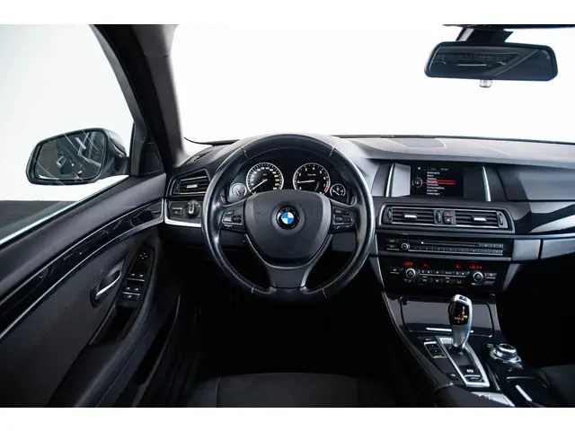 BMW 5 Serie 520i Executive 2016 Benzine 12
