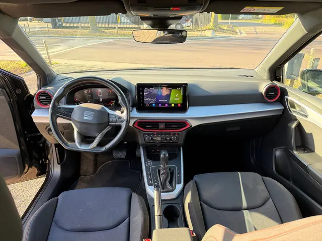 SEAT Arona 1.0 TSI FR Business Connect 2023 Benzine 24