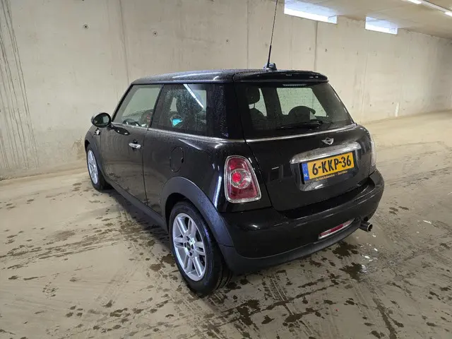 MINI One Mini 1.6 Holland Street 2013 Benzine 8