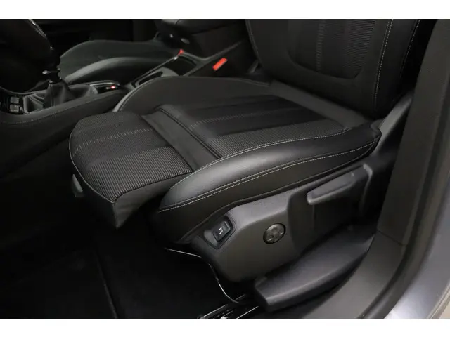 Opel Grandland 1.2 Turbo GS 2023 Benzine 17