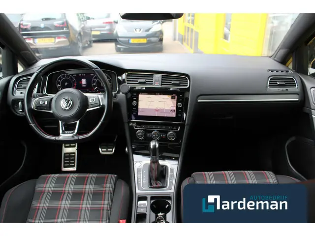 Volkswagen Golf 2