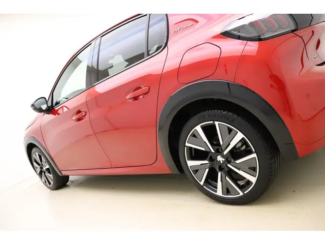 Peugeot 208 1.2 PureTech GT-Line 2020 Benzine 18