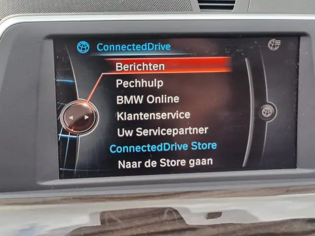 BMW X1 sDrive18i High Executive 2017 Benzine 17