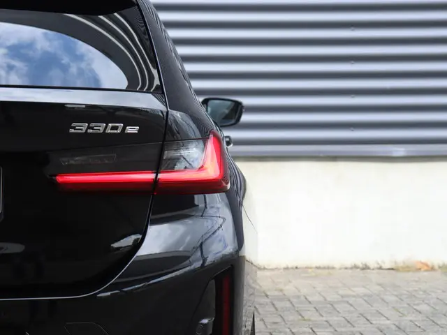 BMW 3 Serie Touring 330e 2025 Hybride Benzine 39