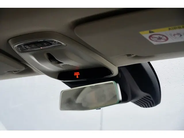 Volvo V40 2.0 T3 153 pk NORDIC BUSINESS 2018 Benzine 33