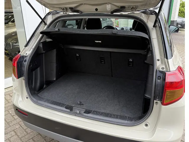 Suzuki Vitara 1.6 Exclusive Aut. 2016 Benzine 24