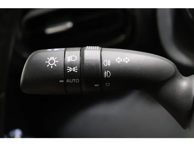 Toyota Yaris 1.5 Hybrid Executive, 2020 Hybride Benzine 19
