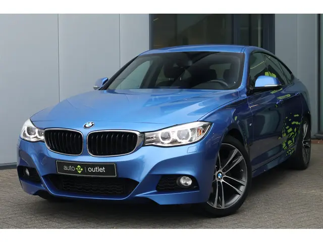 BMW 3 Serie Gran Turismo 320i Executive 2015 Benzine 42