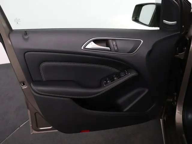 Mercedes-Benz B-Klasse 180 Prestige 2014 Benzine 23