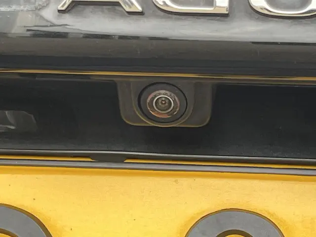 Jaguar XE 2.0 Portfolio 2015 Benzine 53