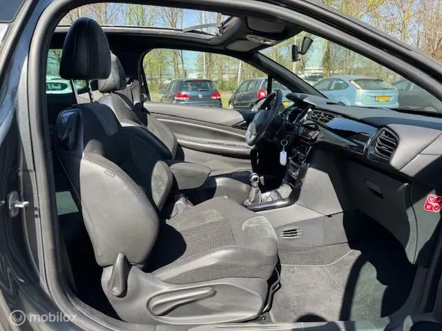 Citroën DS3 Cabrio 1.2 VTi Cabrio So Chic 2013 Benzine 3