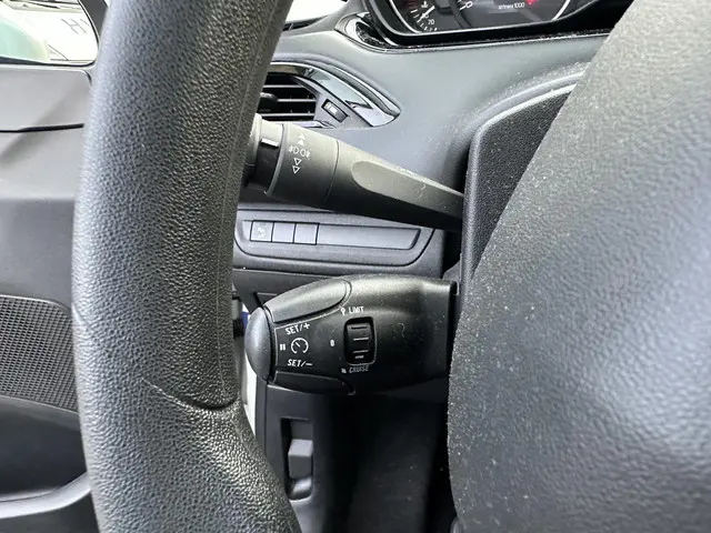 Peugeot 208 1.2 Blue Lion 82 PK 2018 Benzine 14