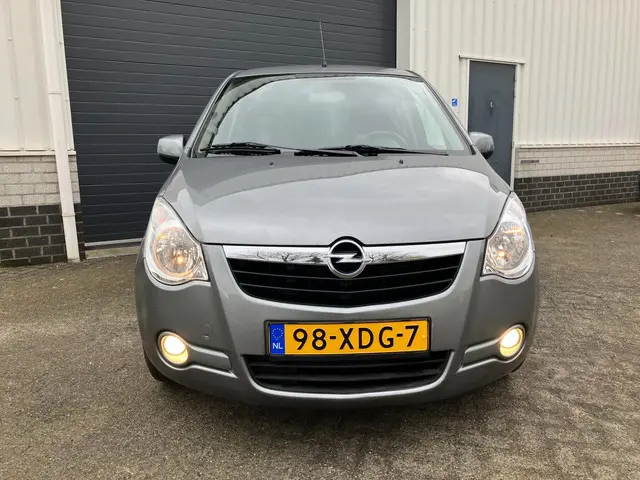 Opel Agila 1.0 Edition Airco 99000 Km N.a.p 2012 Benzine 12