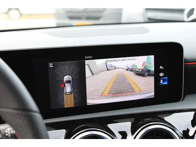 Mercedes-Benz A-Klasse 180 AMG 2019 Benzine 21