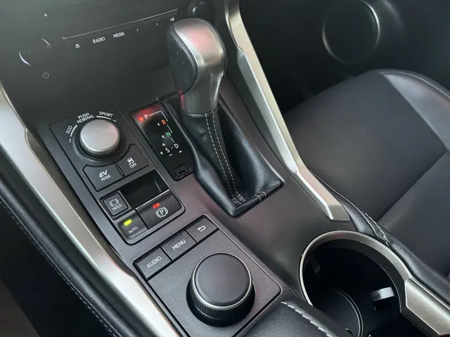 Lexus NX 300h AWD Business Line 2016 Hybride Benzine 20