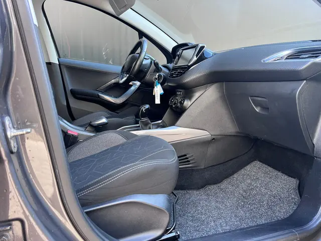 Peugeot 2008 1.2 PureTech Blue Lion 2016 Benzine 30