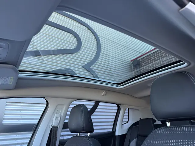 Peugeot 2008 1.2 PureTech Allure 2016 Benzine 10