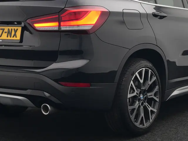 BMW X1 sDrive20i Sportline Automaat 192pk 2020 Benzine 7
