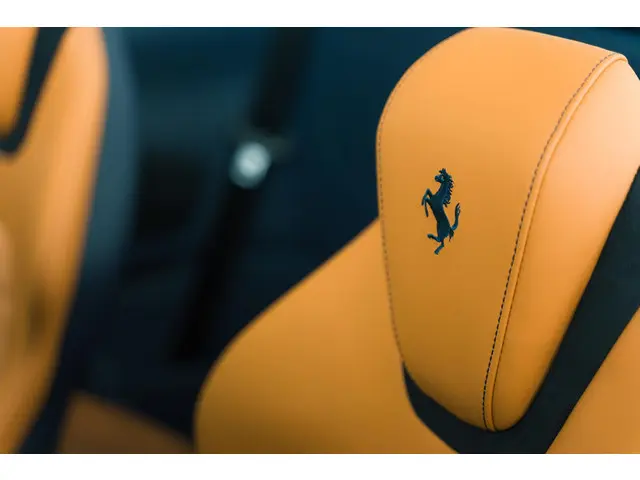 Ferrari Roma Spider 3.9 V8 2026 Benzine 55