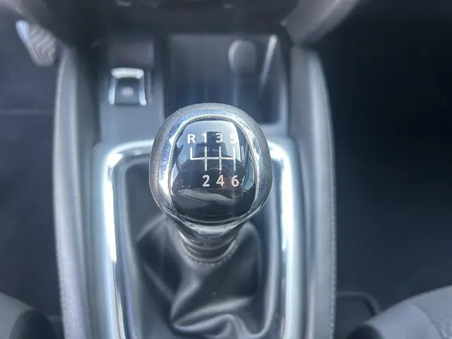 Nissan QASHQAI 1.2 Visia 2015 Benzine 16