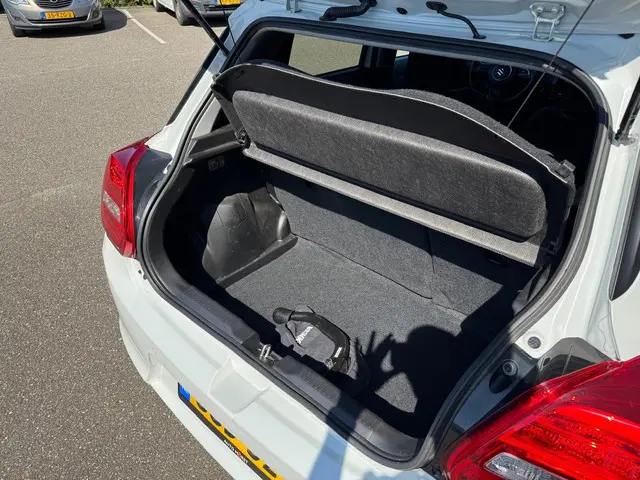 Suzuki Swift 1.2 Style Smart Hybrid 2024 Benzine 7