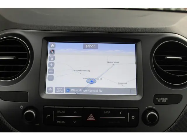 Hyundai i10 1.0i Comfort//Navi//Cruise!! 2020 Benzine 11
