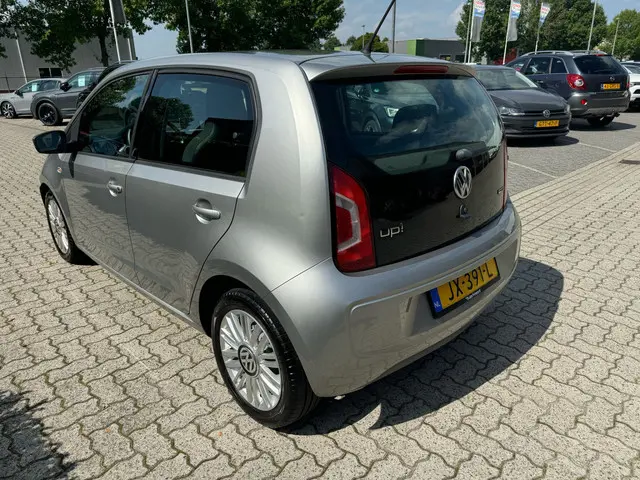 Volkswagen up! 1.0 move up! BlueMotion 2016 Benzine 9