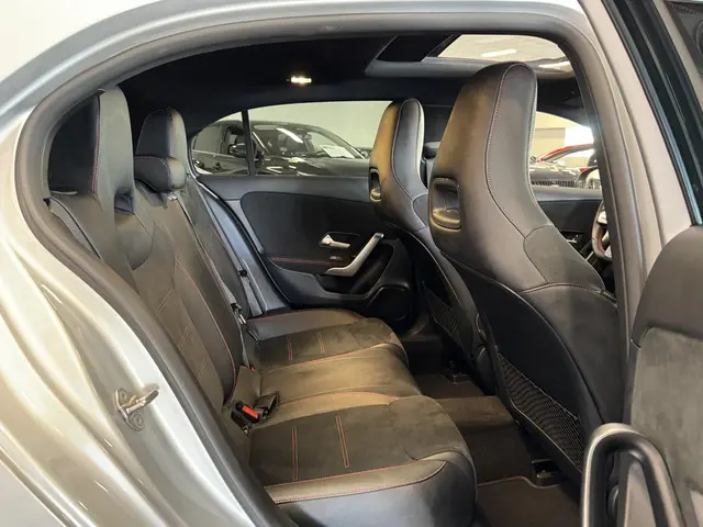 Mercedes-Benz A-Klasse 200 AMG Line 2022 Benzine 13