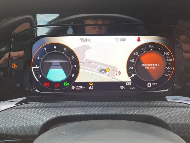 Volkswagen Golf 1.5 eTSI R-Line NIEUWSTAAT 2023 Benzine 10