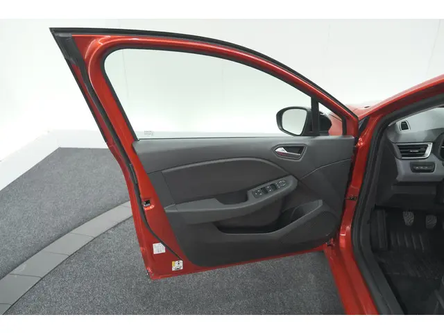 Renault Clio TCe 90 GPF Evolution 2024 Benzine 70