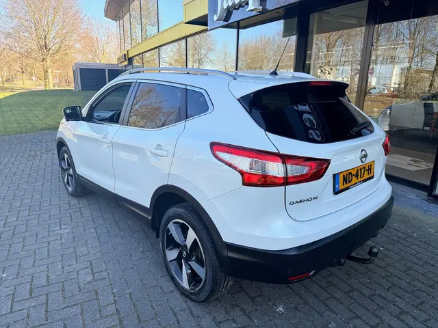Nissan QASHQAI 1.2 N-Connecta Automaat 2017 Benzine 3