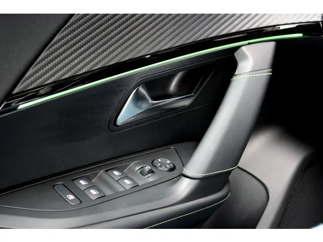 Peugeot 2008 1.2 PureTech GT Pack Aut8 | 2021 Benzine 43