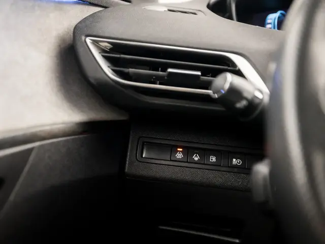 Peugeot 3008 1.6 HYbrid 225 GT 2021 Hybride Benzine 27