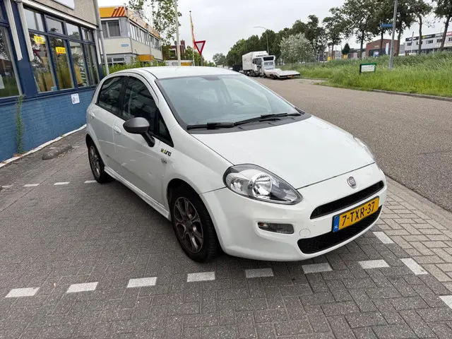 Fiat Punto Evo 0.9 TwinAir Young ((( 105.000 km ))) 2014 Benzine 4