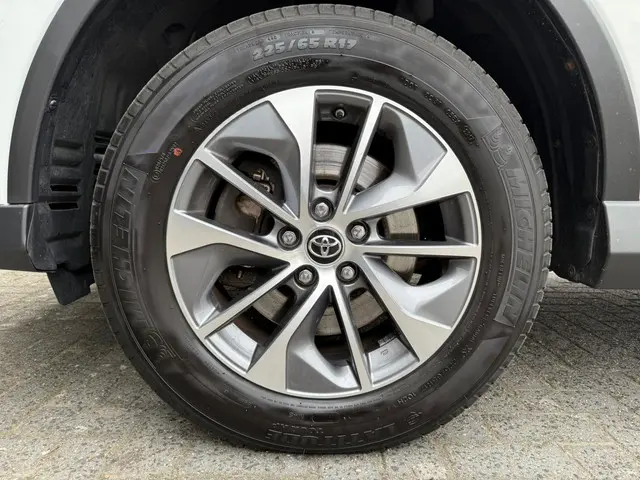 Toyota RAV4 2.5 Hybrid AWD Dynamic 2017 Hybride Benzine 28