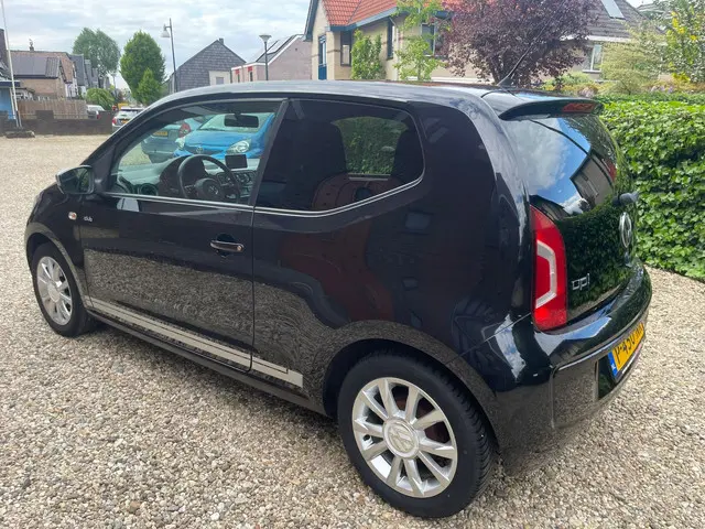 Volkswagen up! 1.0 high up! BlueMotion 2015 Benzine 4