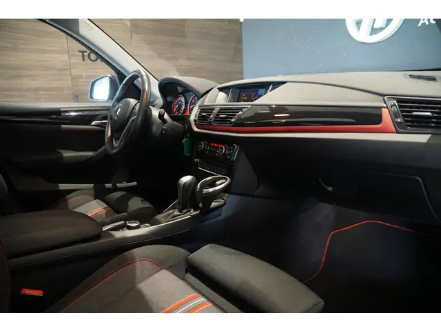 BMW X1 sDrive18i 2015 Benzine 7