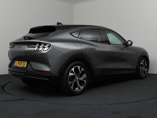 Ford Mustang Mach-E Extended RWD 98 kWh 2021 Elektrisch 2