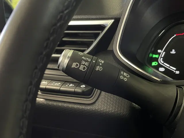 Renault Clio 1.3 TCe Initiale Paris 2019 Benzine 13