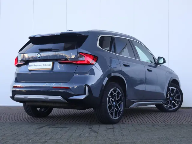 BMW X1 xDrive30e 2022 Hybride Benzine 10