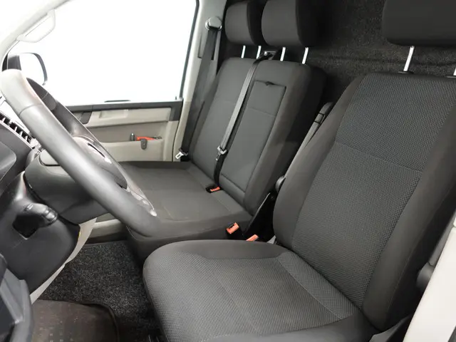 Volkswagen Transporter 102pk L1H1 Highline 2018 Diesel 17