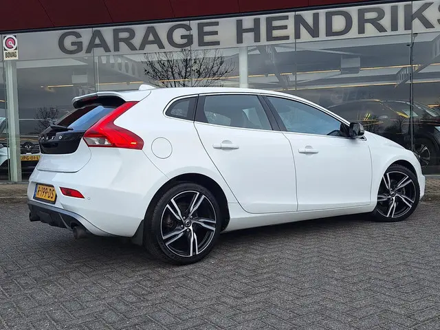 Volvo V40 1.6 T4 R-Design Automaat 2013 Benzine 8