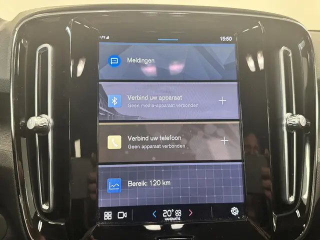 Volvo C40 Recharge Core 69 kWh 2023 Elektrisch 43