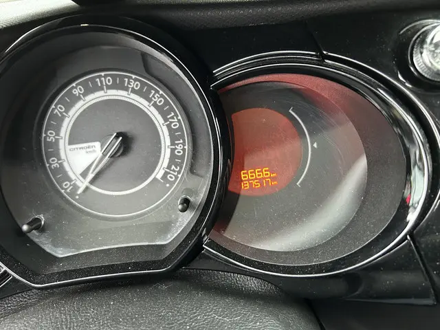 Citroën C3 1.2 PureTech Collection 2015 Benzine 13