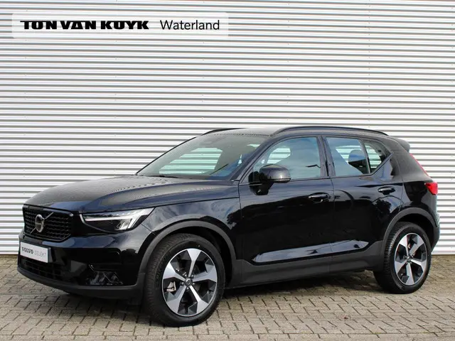 Volvo XC40 2.0 B4 Plus Dark 2025 Benzine
